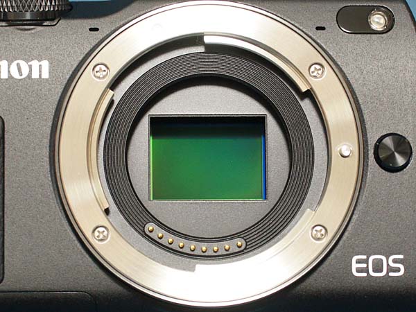 EOS M2のイメージセンサー