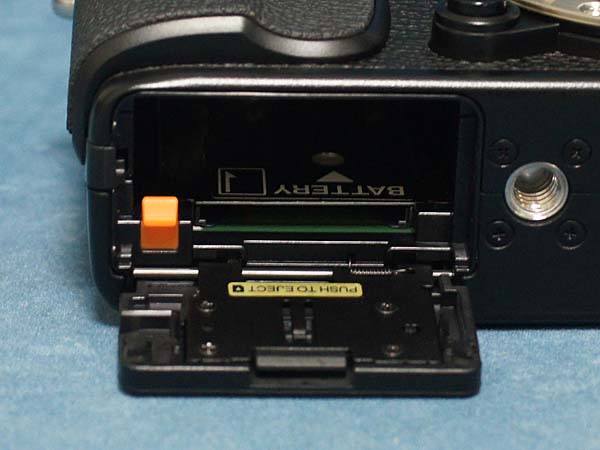 富士フイルム FUJIFILM X-E2の徹底レビュー EVF内蔵ミラーレスカメラ 