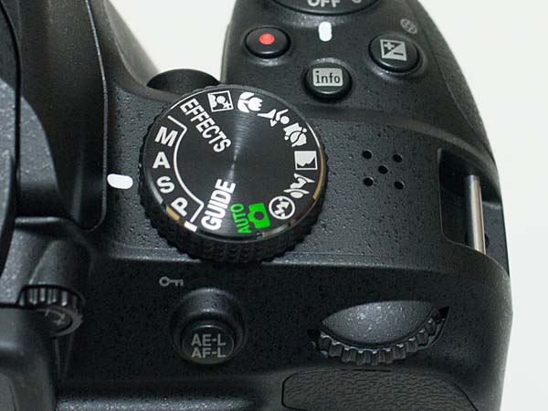 ニコン Nikon D3300の徹底レビュー エントリークラス・デジタル一眼レフ /monoxデジカメ比較レビュー
