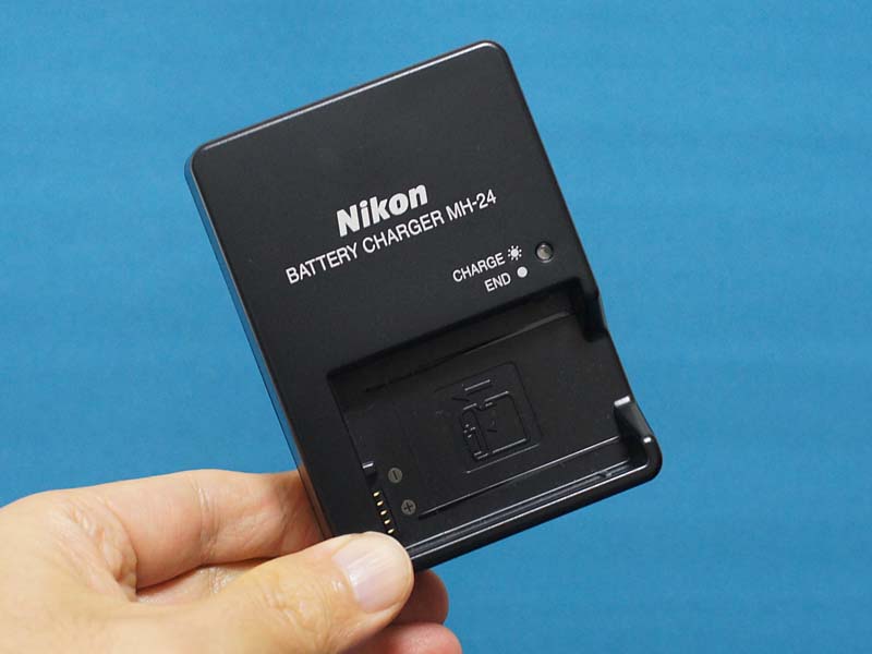 ニコン Nikon D5100の外観をみる /monox デジカメ 比較 レビュー
