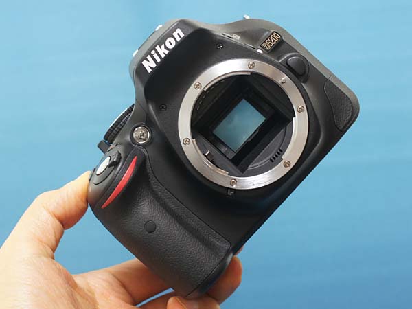 ニコン Nikon D5200の外観をみる ミラーレスカメラ/monoxデジカメ比較 