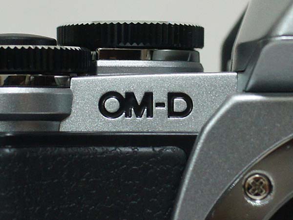 OLYMPUS OM-D E-M10