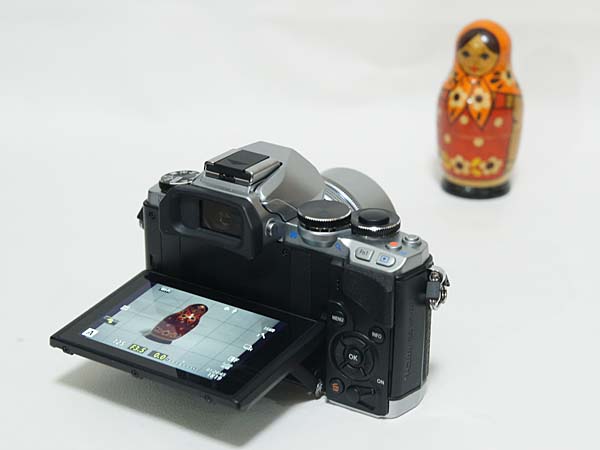 OLYMPUS OM-D E-M10