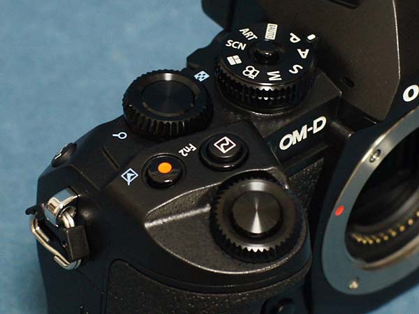 OLYMPUS OM-D E-M1