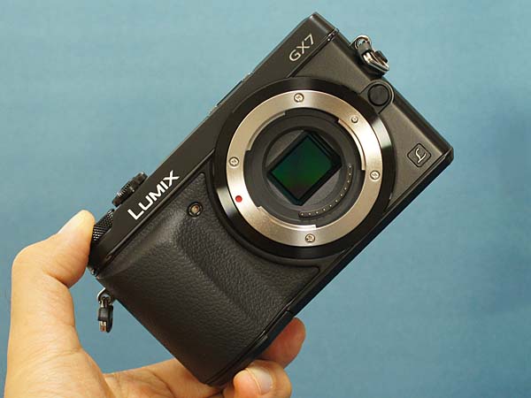 Panasonic ミラーレス一眼カメラ DMC-GF7 ボディ単体(ブラック×シルバー)