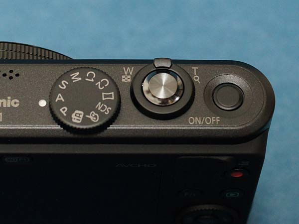 pi\jbN  LUMIX DMC-LF1 Panasonic