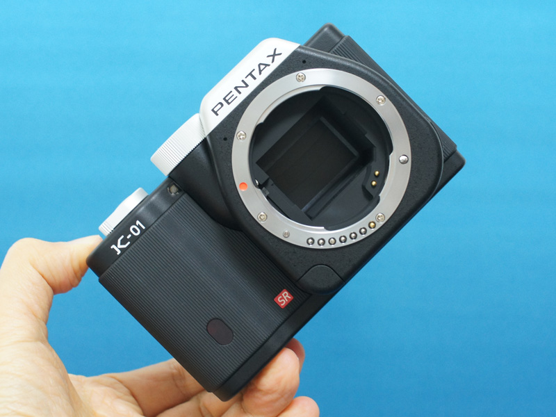 カメラ デジタルカメラ ペンタックス K-01の外観をみる /monox デジカメ 比較 レビュー